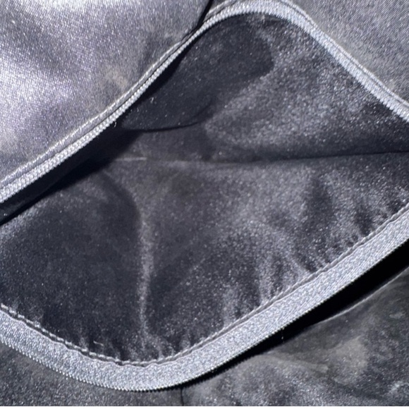 Coach Poppy Daisy Black Patent Leather Shoulder Bag Tote Gold
Accents - Picture 6 of 10